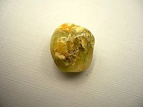Minerály - Granát zelený 21 mm, č.41 - 15136769_