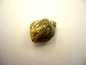Minerály - Granát zelený 21 mm, č.42 - 15136786_