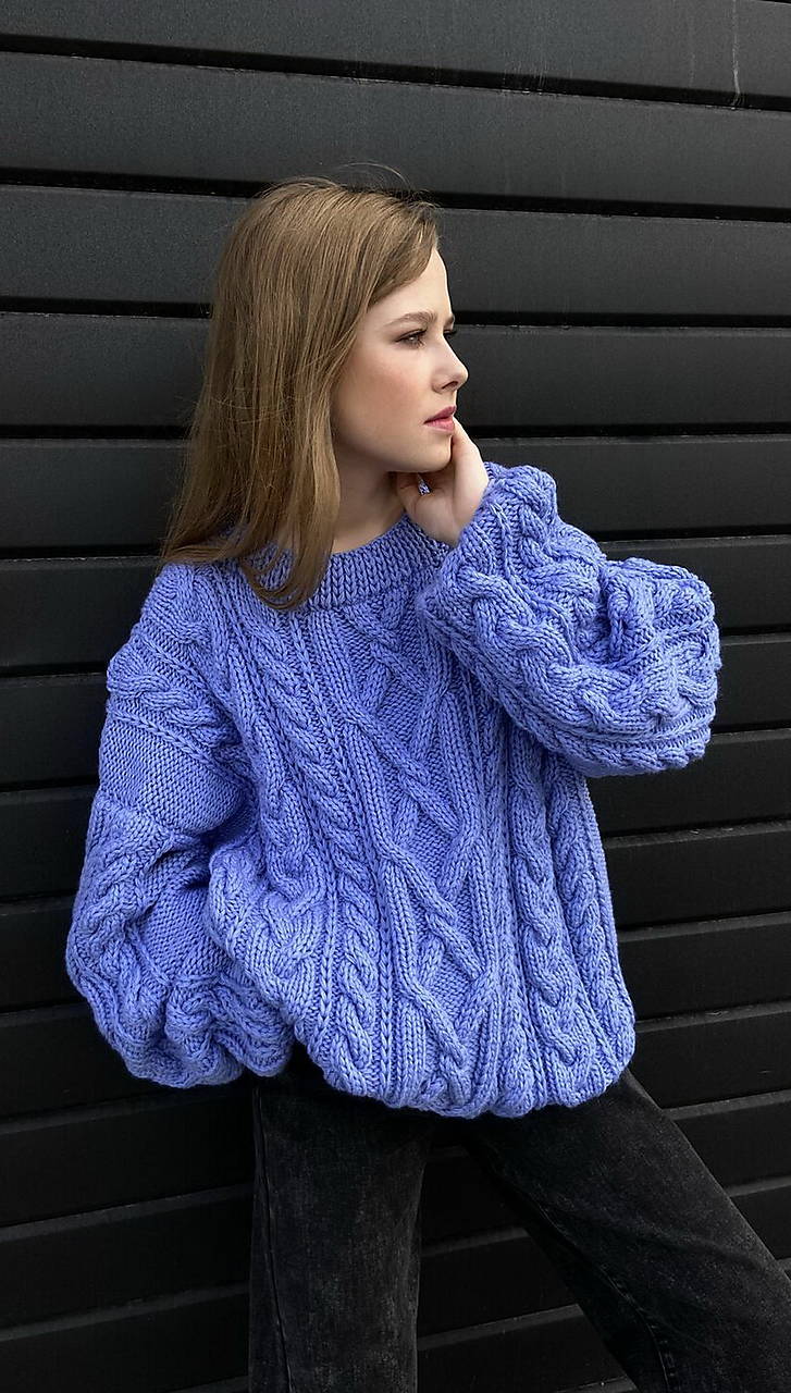 Ručne pletený hrubý vlnený sveter