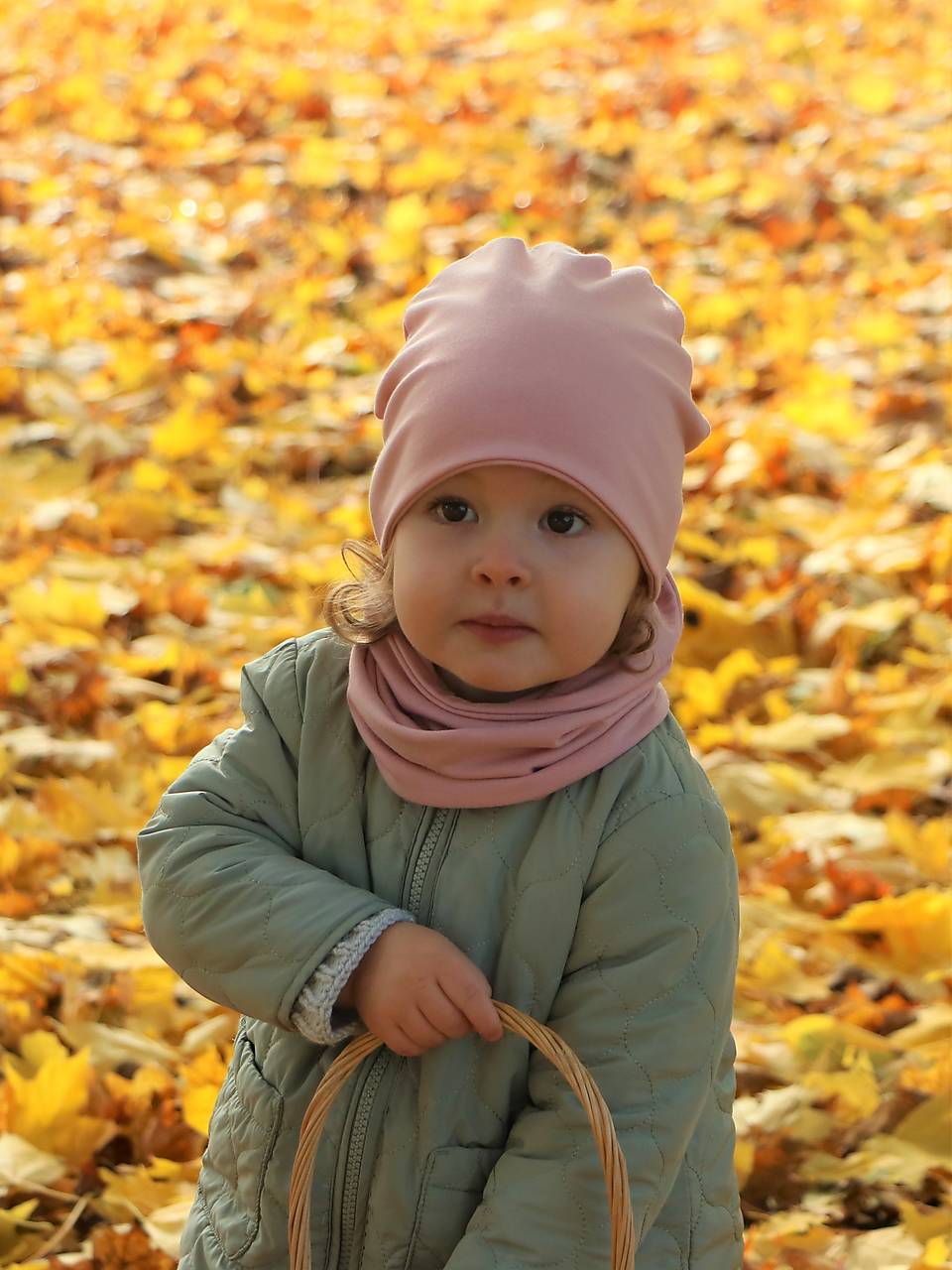 Staroružová úpletová čiapka, nákrčník alebo set