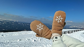 Rukavice - Dámske zimné rukavice palčiaky béžové s motívom Snehová vločka - 15143895_