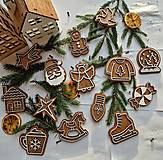 Dekorácie - Drevené vianočné ozdoby perníky - 15143839_