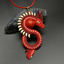 Náhrdelníky - Amnirih, prívesok draka, korálky - 15146257_