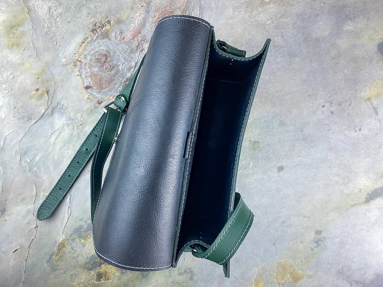 listová kožená kabelka tethys II. veľká - olivová zelená