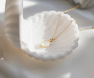 Náhrdelníky - Minimalistický zlatý náhrdelník s mesačným kameňom (Gold-filled, plnený 14kt zlatom) - 15153354_