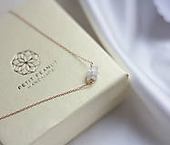 Náhrdelníky - Minimalistický náhrdelník v prevedení ružové zlato s mesačným kameňom (Rosegold-filled, plnený 14kt zlatom) - 15153366_