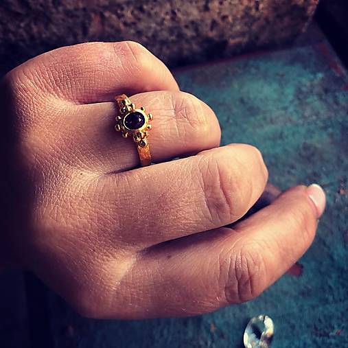 Pozlátený strieborný prsteň s turmalínom - Inti