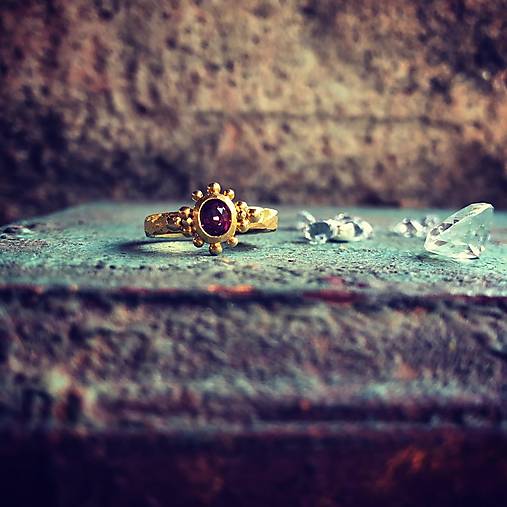 Pozlátený strieborný prsteň s turmalínom - Inti