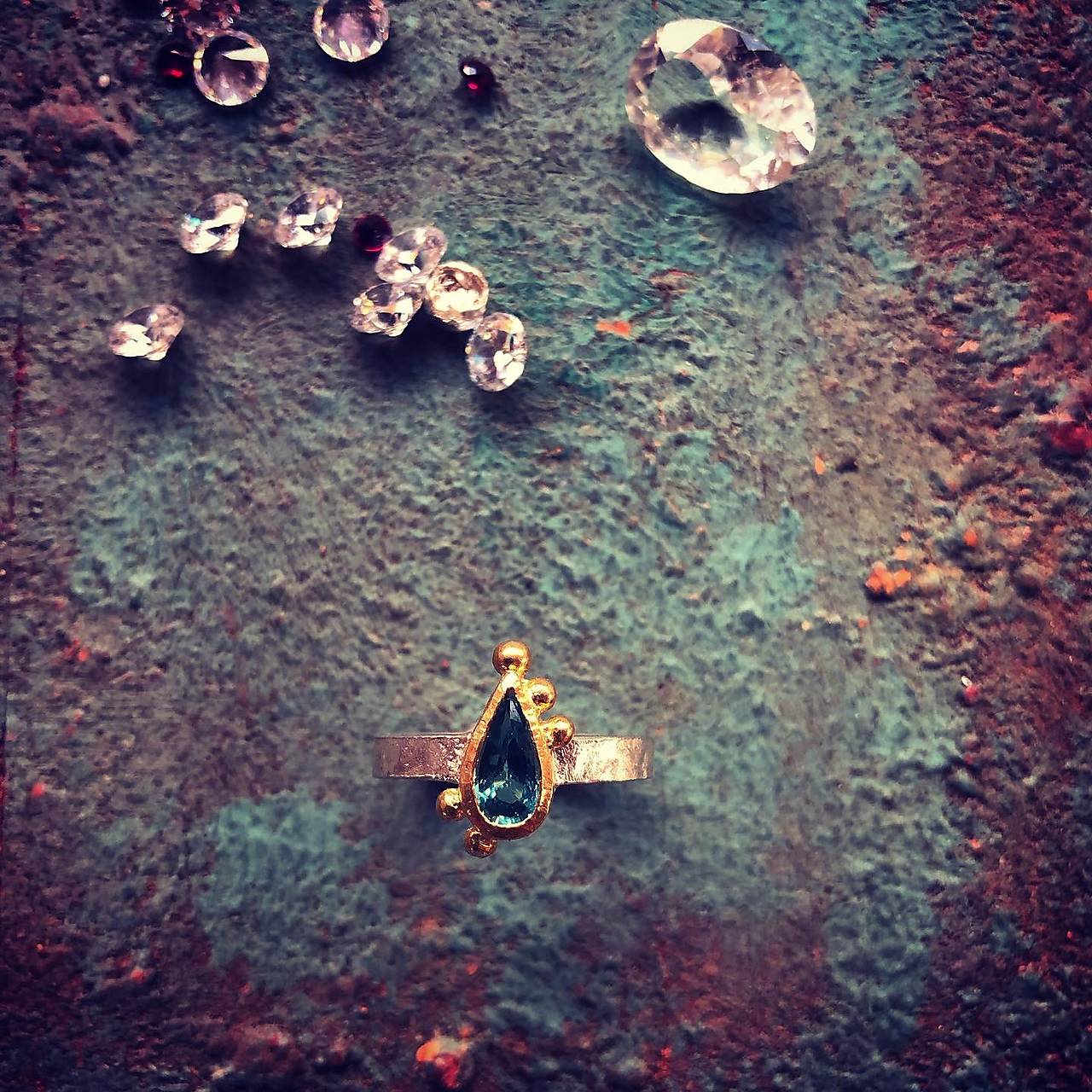 Pozlátený strieborný prsteň s turmalínom -  Apu