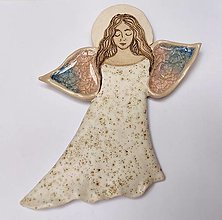 Dekorácie - Nežná anjelka z keramiky - 15154944_