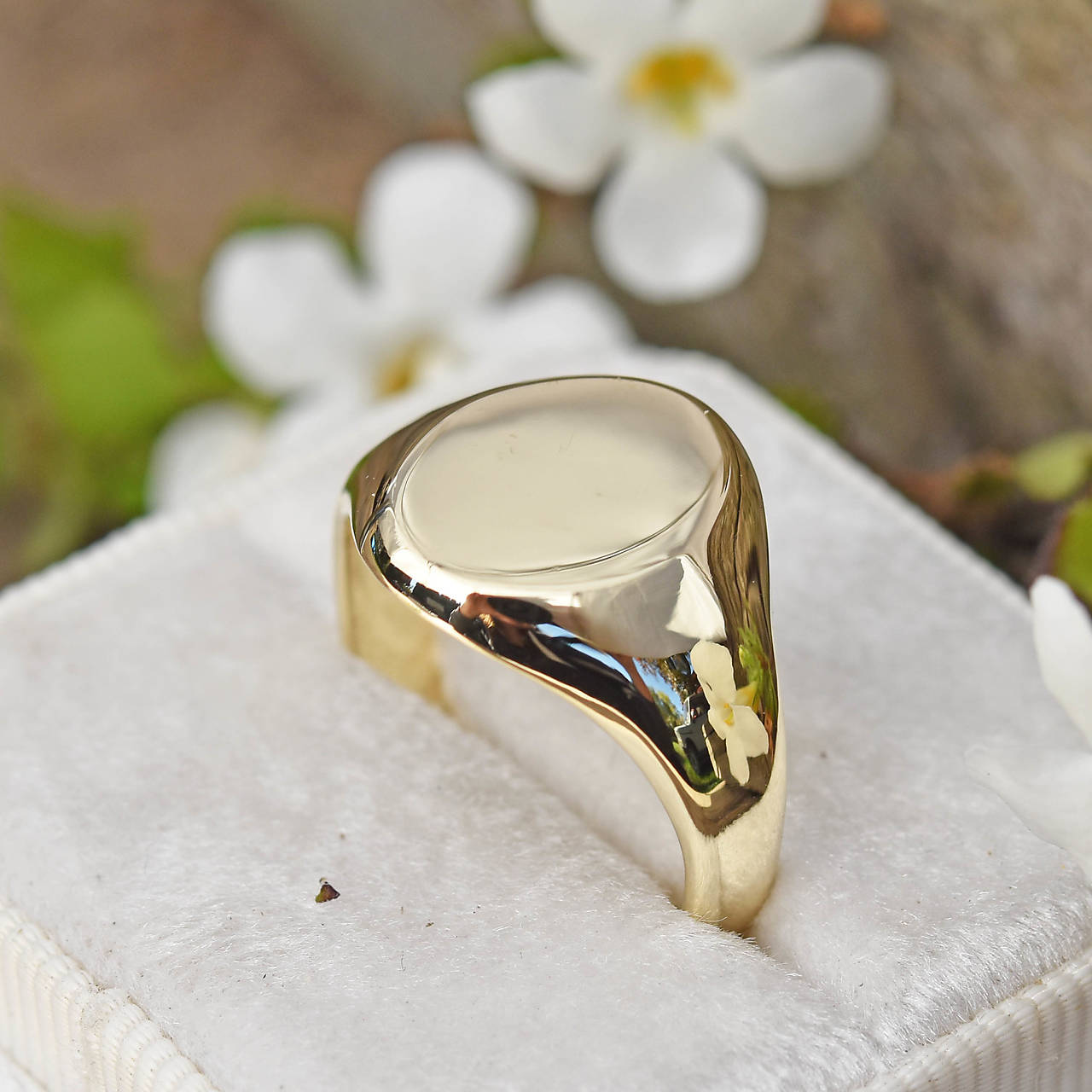 Zlatý pečatný prsteň oválny