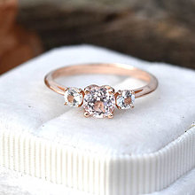 Prstene - Zlatý snubný prsteň ružový zafír - 15154413_
