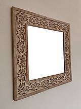 Zrkadlá - Zrkadlo vzor 1  (výška 80 cm, dĺžka 68 cm, hrúbka 2,5 cm, šírka rámu 12 cm) - 15155766_