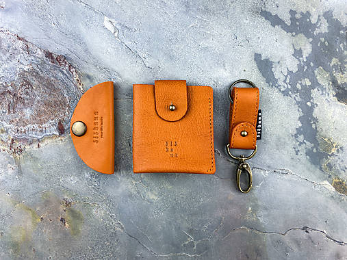 Darčeková sada – unisex – kožená mini peňaženka theia, kľúčenka, organizér na káble (Oranžová)
