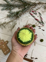 Dekorácie - Vianočná guľa pre šťastie (žlto/zelený pásik) - 15156688_