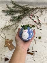 Dekorácie - Vianočná guľa pre šťastie (modrá so snehuliakmi) - 15156720_