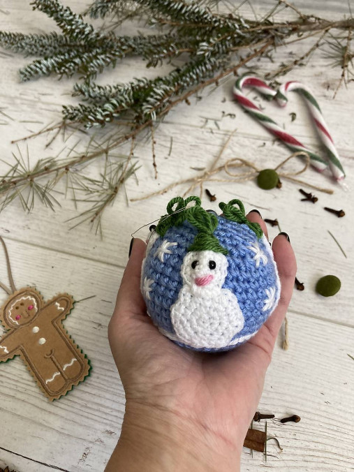 Vianočná guľa pre šťastie (modrá so snehuliakmi)