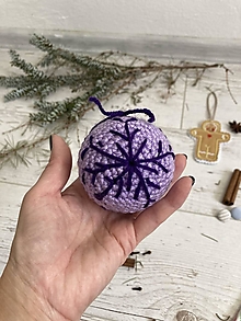 Dekorácie - Vianočná guľa pre šťastie (fialová s fialovou vločkou) - 15156616_