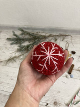 Dekorácie - Vianočná guľa pre šťastie (béžová s ružovou vločkou) - 15157897_