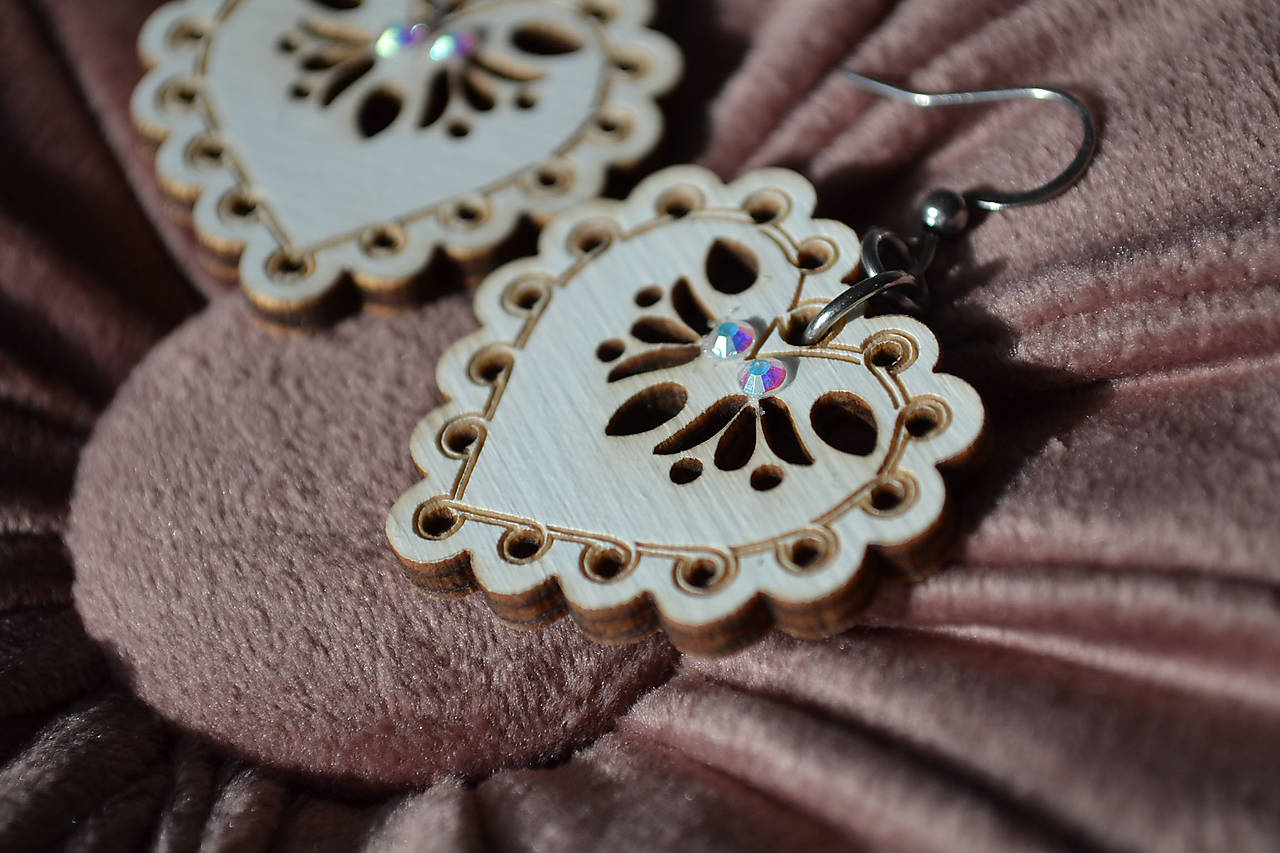 Náušnice ZUZIČKA biele (cca. 5 cm)