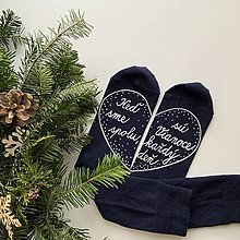 Ponožky, pančuchy, obuv - Maľované vianočné ponožky s nápisom: "Keď sme spolu, sú VIANOCE každý deň" - 15165590_