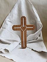 Dekorácie - Kríž drevený 20cm Srdce - 15171401_