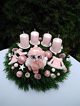 adventný veniec ružový so sovičkou a sviečkami 30 cm 