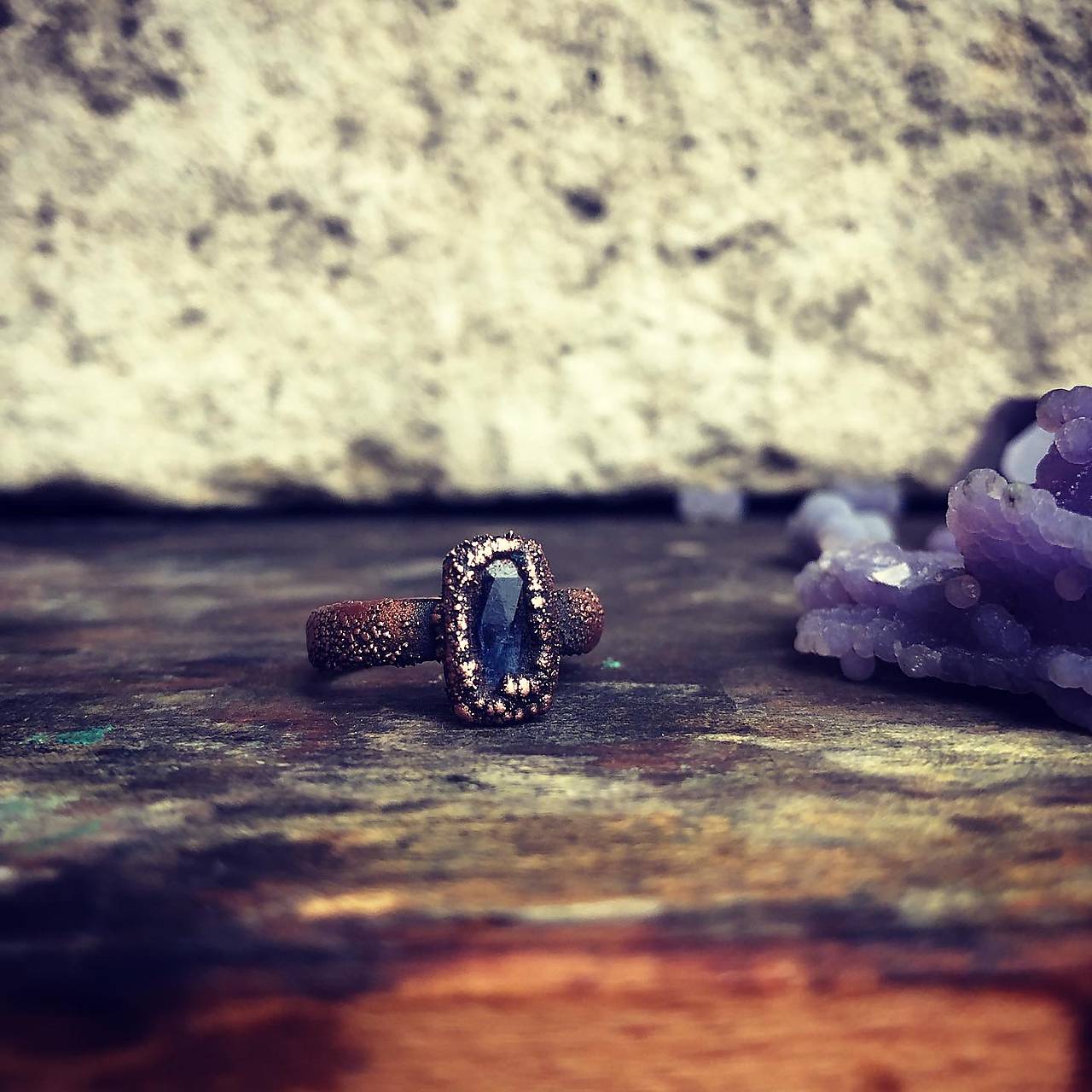 Medený prsteň s kyanitom malý-hranatý