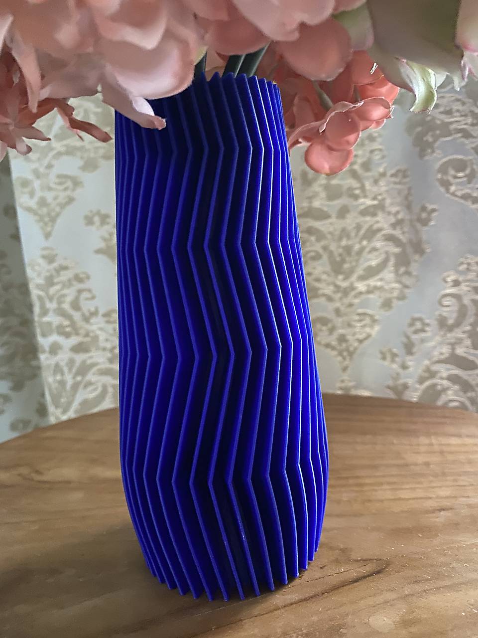 Modrá váza v modernom prevedení