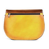 Kabelky - Vyšívaná kožená kabelka MEDUSA, ručne tieňovaná v tmavo žltej farbe - 15174643_