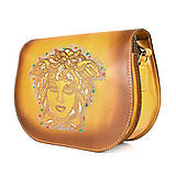 Kabelky - Vyšívaná kožená kabelka MEDUSA, ručne tieňovaná v tmavo žltej farbe - 15174644_
