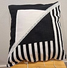 Úžitkový textil - Obliečka na vankúš čierno-biela kombinácia (Čierno-biely stred s čipkou) - 15174721_