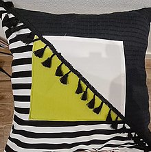 Úžitkový textil - Obliečka na vankúš čierno-biela kombinácia (Zeleno biely stred so strapcami) - 15174735_