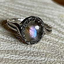 Prstene - Purple Labradorite AG925 Ring / Strieborný prsteň s fialovým labradoritom - 15177447_