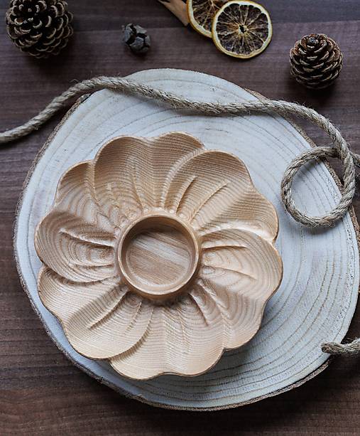 Nádoby - Drevená miska kvet (Ø cca 21 cm) - 15177496_