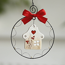 Dekorácie - vianočná dekorácia- domček s červenou mašličkou - 15180150_