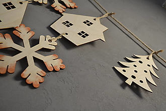 Dekorácie - Vianočná dekorácia na stenu dedinka (1 ozdoba (stromček)) - 15184808_