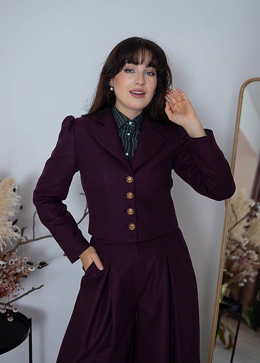 Vlneno-viskózový baklažánový nohavicový kostým 