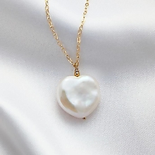Náhrdelníky - Náhrdelník s perlou v tvare srdiečka (gold filled) - 15187855_