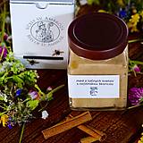 Včelie produkty - med z divých kvetov s cejlónskou škoricou - 15197870_