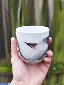 Nádoby - Porcelánový hrnček bez uška Hmlovina - 15201912_