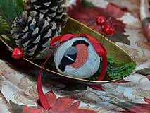 Dekorácie - Vianočná guľa - hýľ, červienka, sýkorka - 15204296_