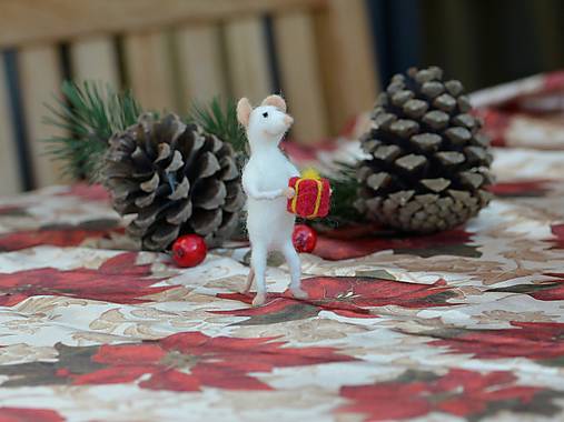  - Vianočné myši  (Myška s darčekom) - 15204310_