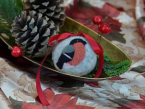 Dekorácie - Vianočná guľa - hýľ, červienka, sýkorka (Hýľ) - 15204296_