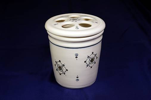 Nádoby - Ručně vyráběný porcelánový kartáčkovník bílý (etno) - 15204960_
