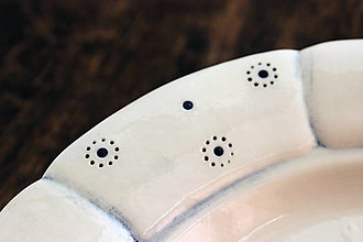 Nádoby - Ručně vyráběná porcelánová Dětská miska (tečky kobalt) - 15208059_