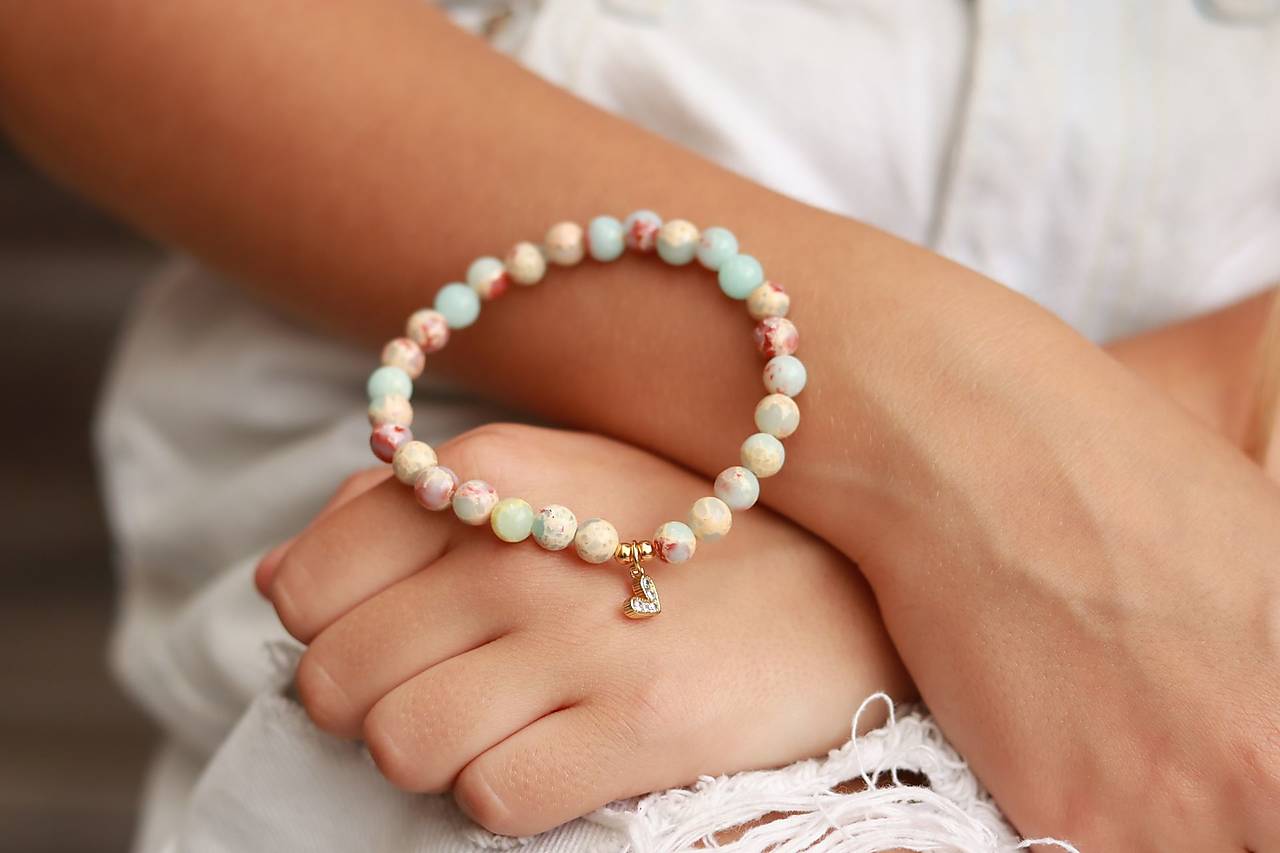 Náramok z minerálu jaspis regalit so zirkónovým srdiečkom 