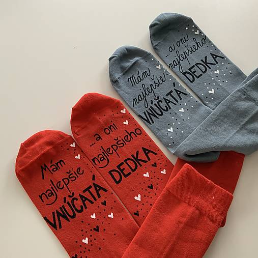 Maľované ponožky pre najlepšiu BABKU/najlepšieho DEDKA, ktorá má najlepšie vnúčatká (červené - 1 pár!)