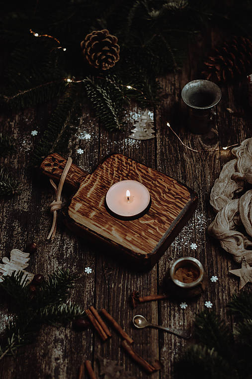 Príbory, varešky, pomôcky - Dubový lopárik  (pod šálku/svietnik, II.) - 15220278_