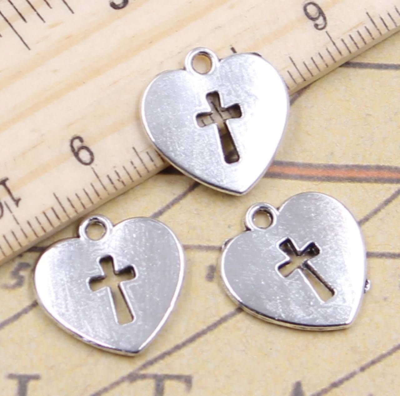 PR102 Prívesok srdiečko s krížikom 1,6 x 1,7 cm